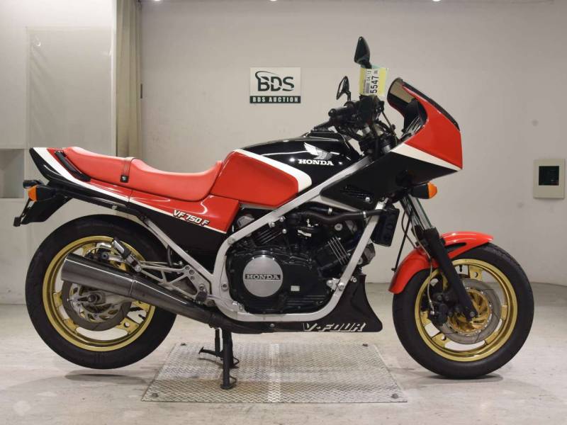 Мотоцикл спорт турист Honda VF750F рама RC15 гв 1983