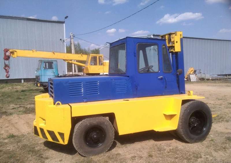 Львовский погрузчик 5т