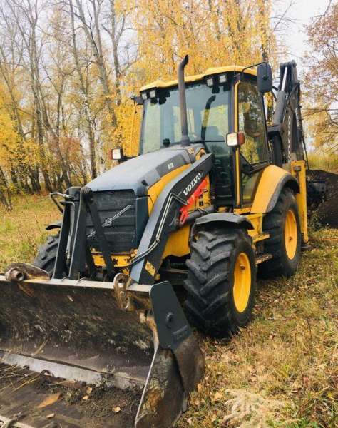 Экскаватор-погрузчик Volvo BL71B, 2013