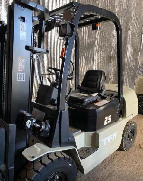 Новый Вилочный погрузчик TFN cpcd25 isuzu