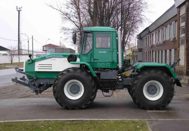 Трактор колесный хта-200В (Т-150)