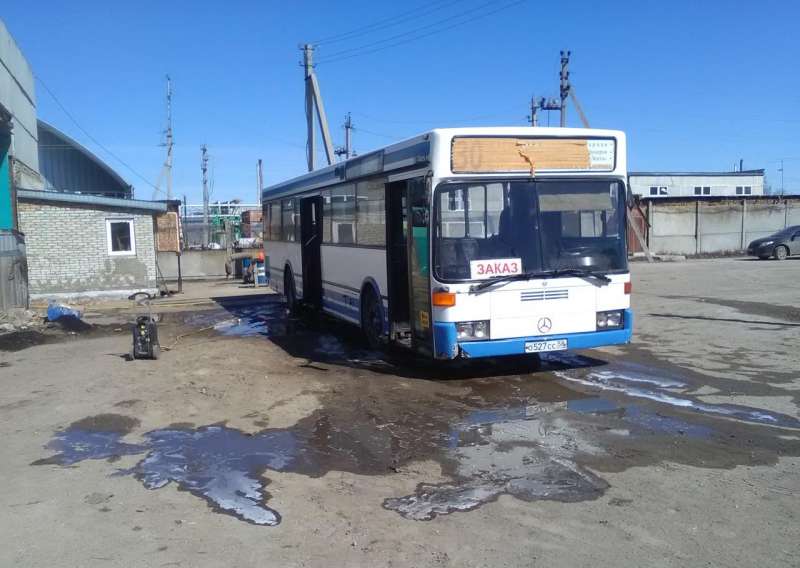 Мерседес-бенц 0405N