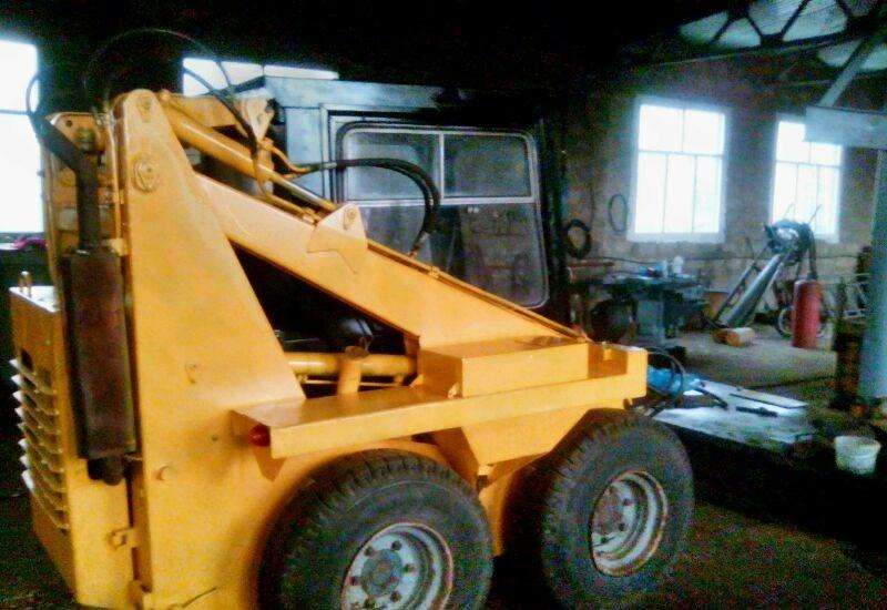 Погрузчик фронтальный UNC-060