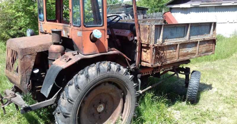Купить трактор в саратов области. Быт быт трактор. Трактор для быта. Кто продаёт в Аткарском районе трактора.