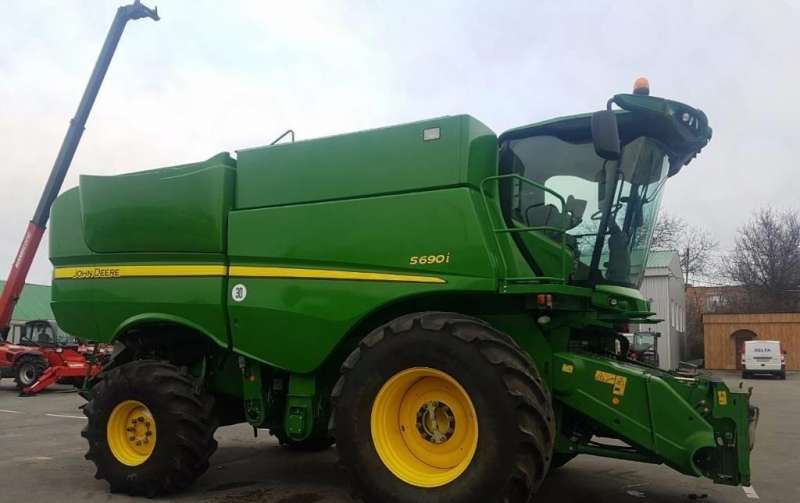 Продаю комбайн John Deere S690