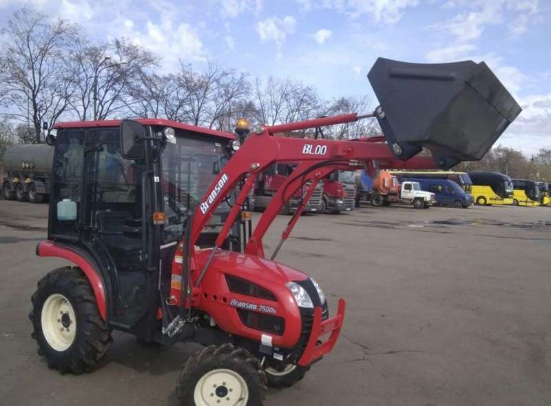 Минитрактор Branson 2500h