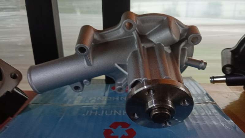 Помпа водяного охлаждения Kubota D1005 D1005 D1105 D110