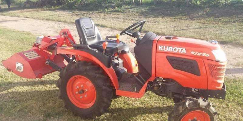Минитрактор Kubota B1220 2014 года выпуска 4Х4