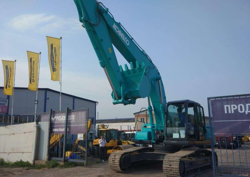 Экскаватор гусеничный Kobelco SK260LC-8