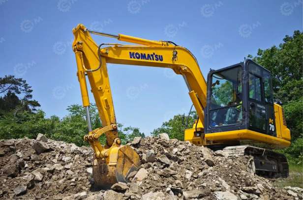 Экскаватор Komatsu