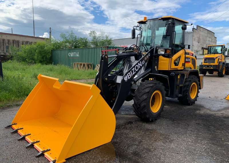 Фронтальный погрузчик bizon 925