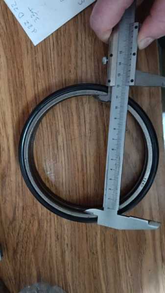 Уплотнение между редуктором и гидромотором хода Yanmar