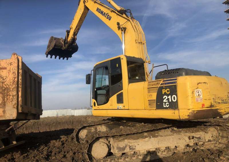 Эксковатор PC 210