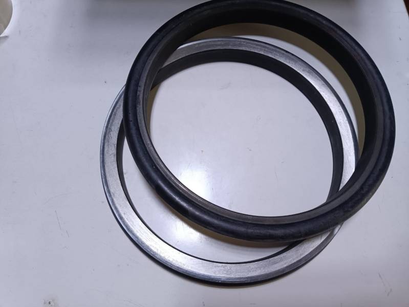 6670220 Bobcat Плавающее уплотнение