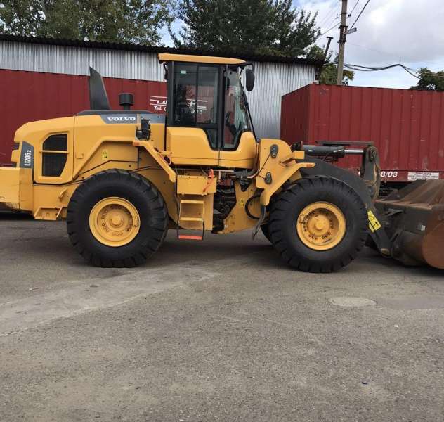 Фронтальный погрузчик Volvo L120GZ, 2017