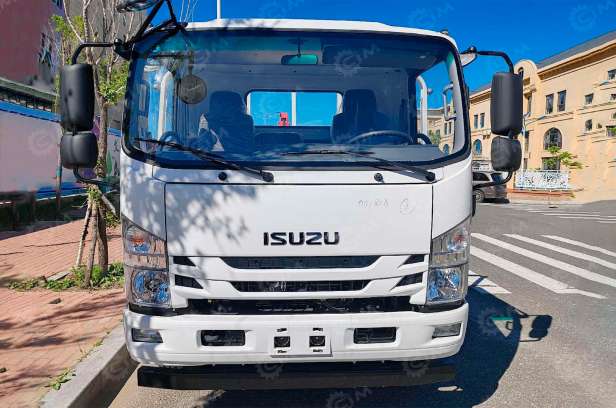 Бензовоз Isuzu 4х2 бочка 6м3
