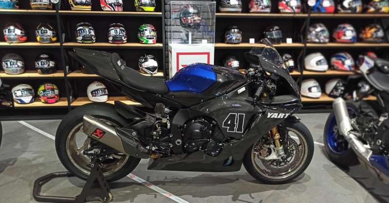 Yamaha YZF-R1