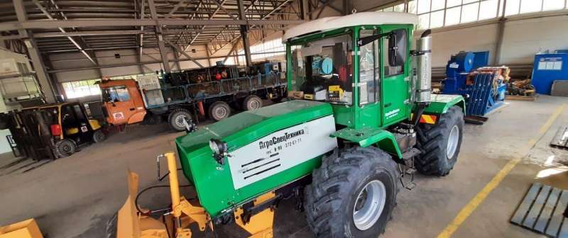 Трактор хта 208.1сх с двигателем  236