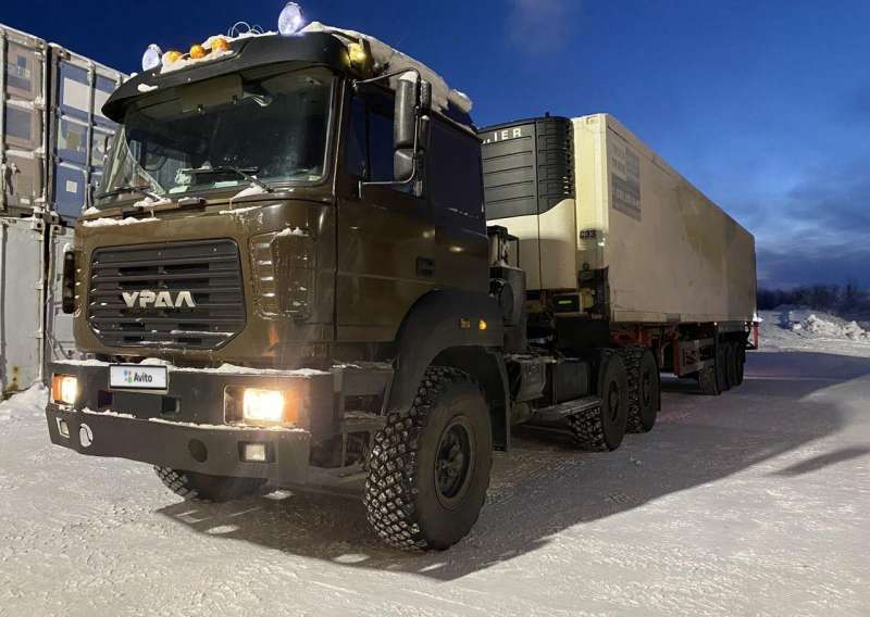 Урал 44202-3511-82 с полуприцепом, 2015