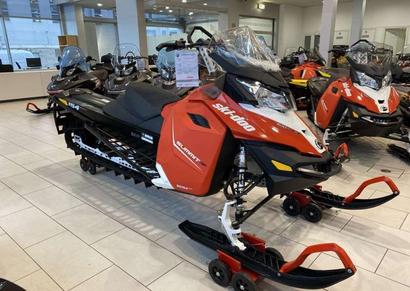 Снегоход BRP Summit SP 600но E-TEC