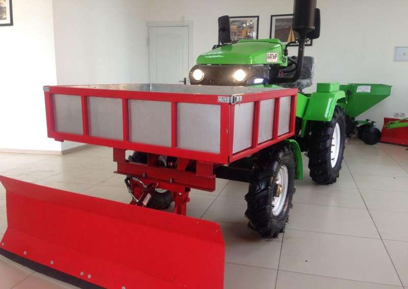 Минитрактор Батыр рк-12 с фронтальным кузовом