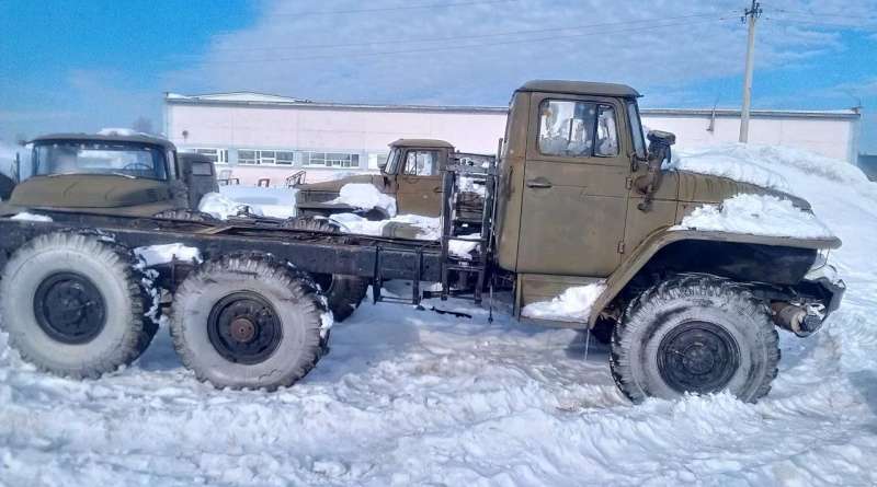 Урал 375 шасси новый, с хранения