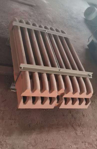 Футеровка на щековую дробилку pe600*900