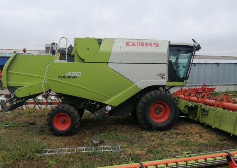 Claas Tucano 430