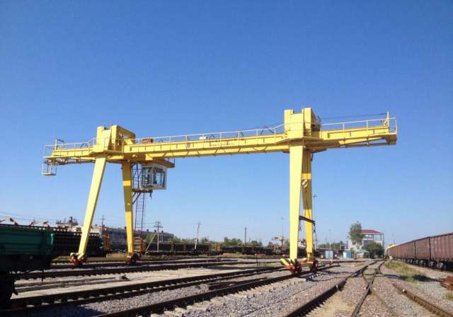 Козловой кран для путевых баз кпб-12.5У