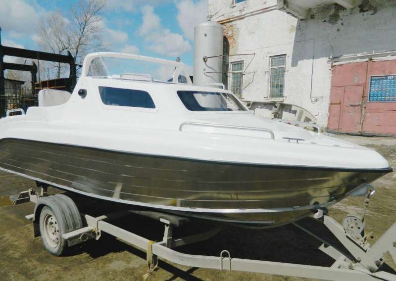 Катер с каютой Неман500 (в наличии)