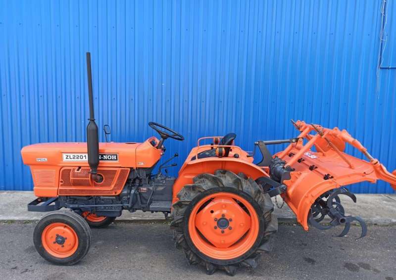 Мини-трактор Kubota L2201 + фреза 1,5м