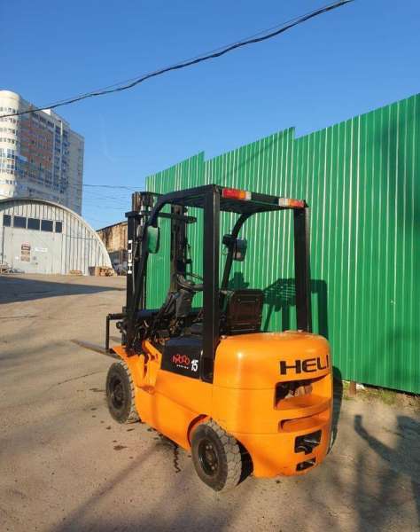 Продается вилочный погрузчик 1,5т