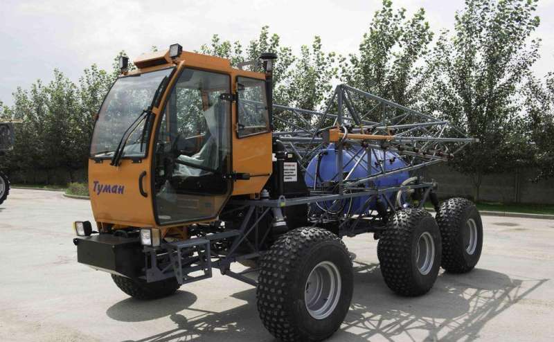 Самоходный опрыскиватель Туман 1М