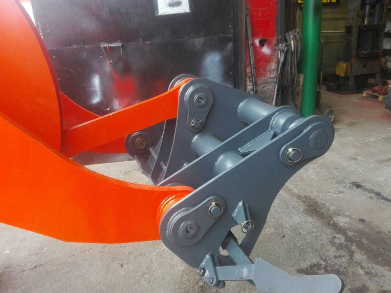 Быстросъём на фронтальный погрузчик Doosan 200