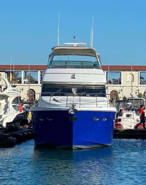 Моторная яхта carver 570 voyger pilothouse