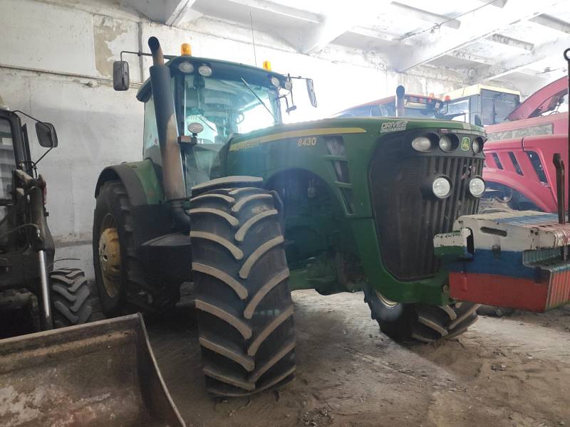 Трактор john deere 8430