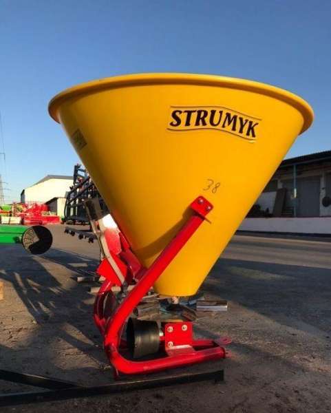 Разбрасыватель удобрений 500 л Польша