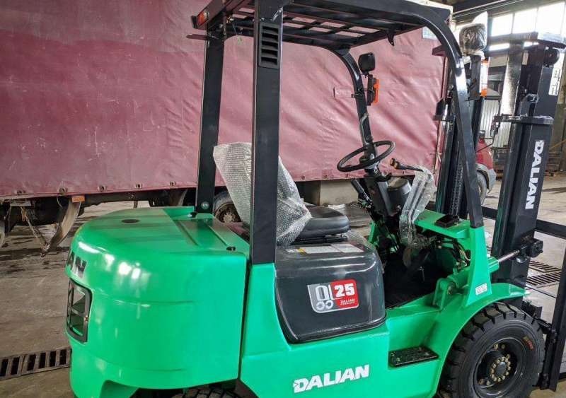 Вилочный погрузчик Dalian CPCD25DB, 2022