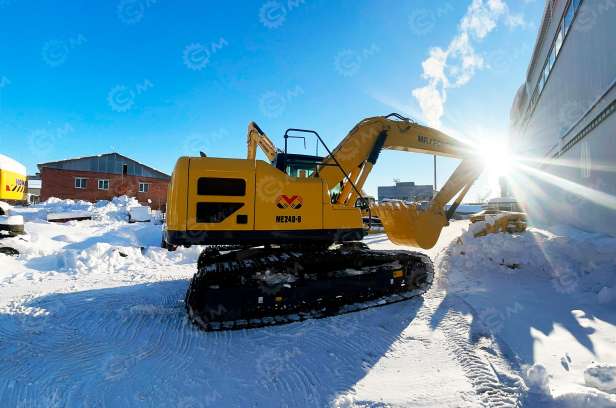 Гусеничный экскаватор Maxpower M E 2 4 0 .8