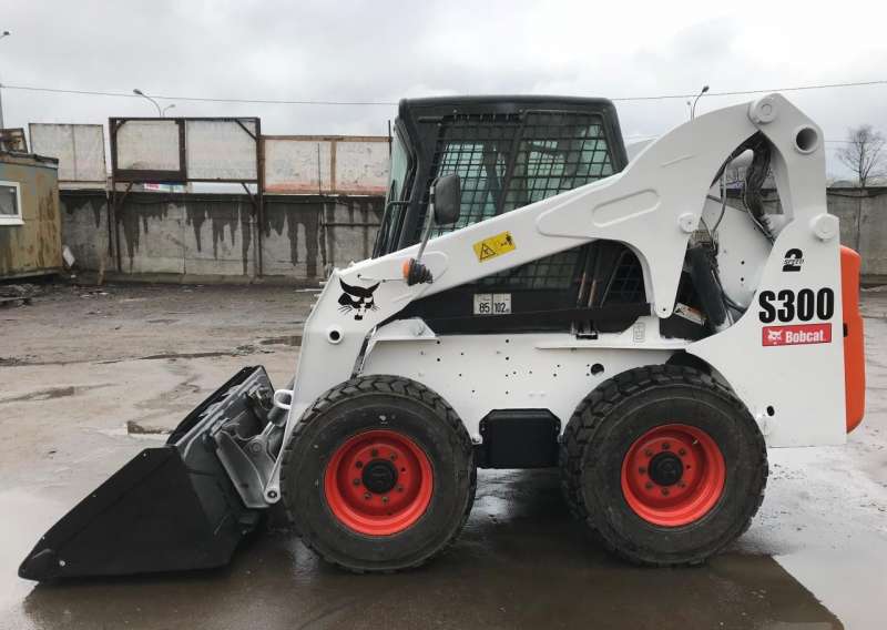 Минипогрузчик Бобкет (Bobcat) S300 с навеской