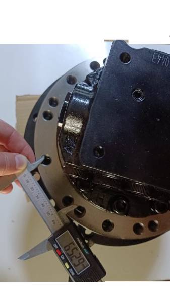 Komatsu PC45  PC50 бортовой редуктор хода