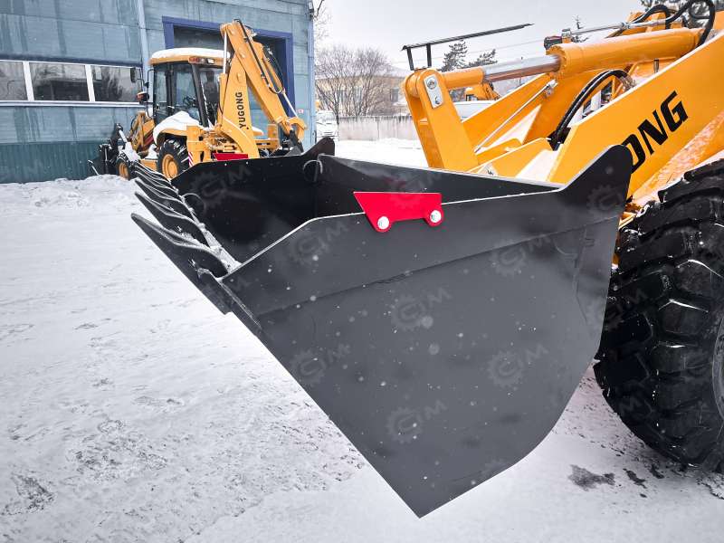 Yugong с быстросъемом с грузоподъёмностью 3 т