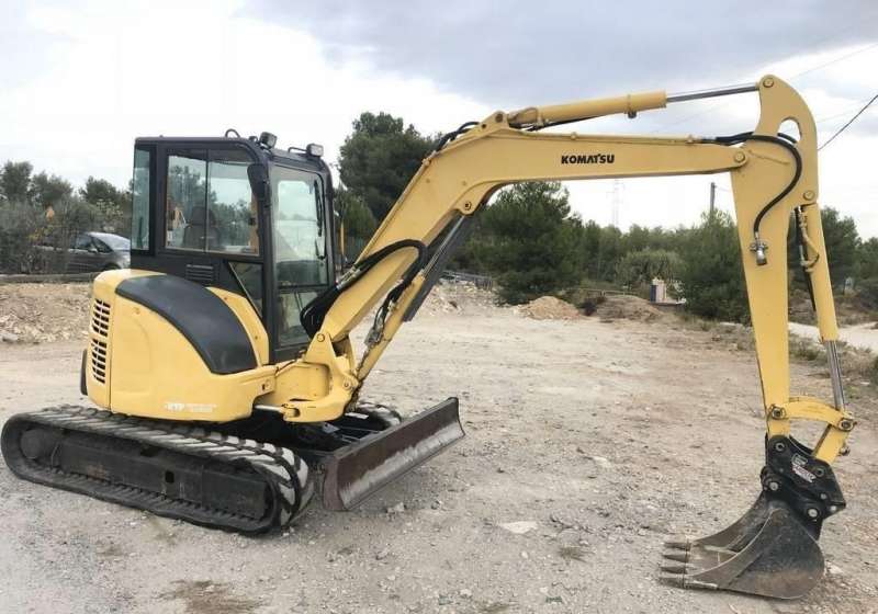 Вес экскаватора комацу. Komatsu pc50mr-2. Экскаватор Komatsu pc50. Мини экскаватор Komatsu pc50. Комацу 50 экскаватор.