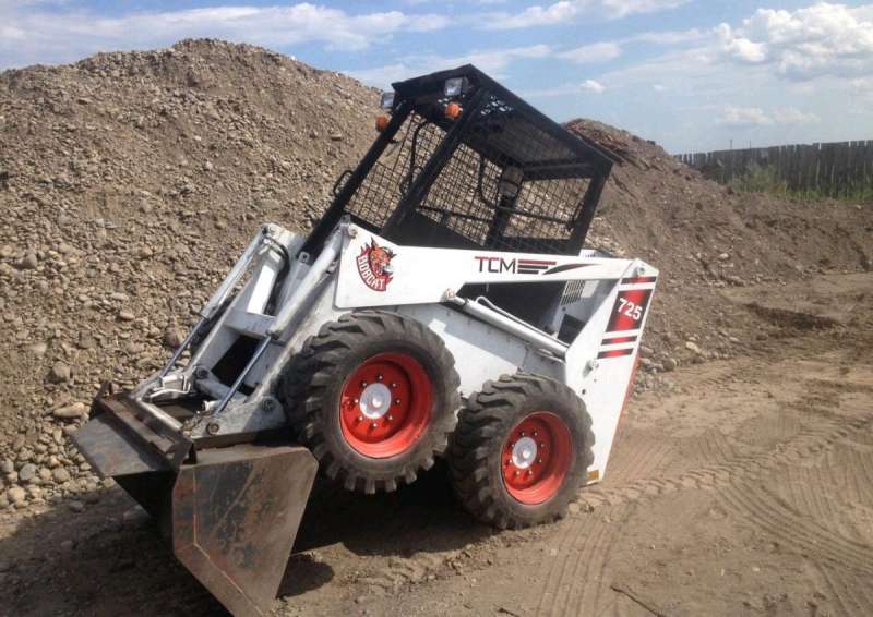 Продам мини погрузчик бобкат тсм 725