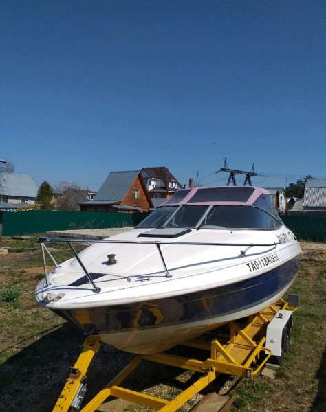 Катер Bayliner 2352 Capri LS