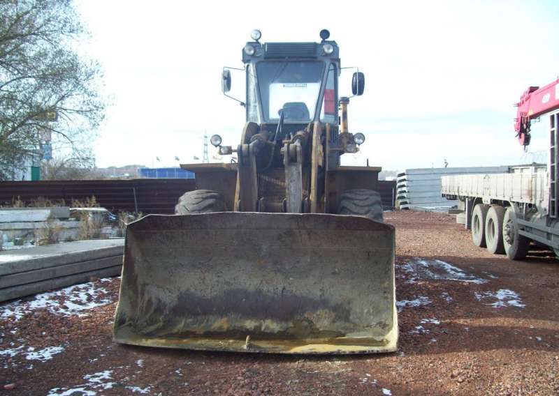 Погрузчик фронтальный чсдм В-138 2003г