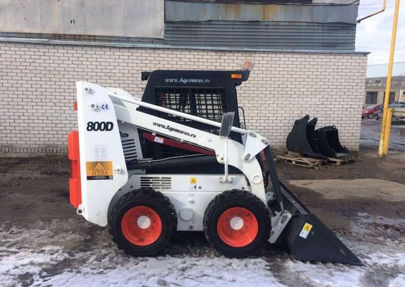 Мини-погрузчик Wecan 830 с бортовым поворотом