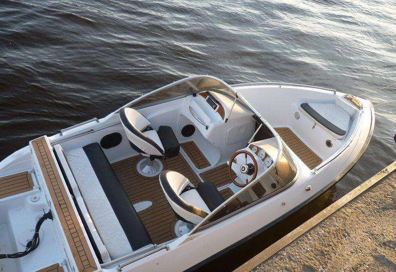 Катер Grizzly 490 DC