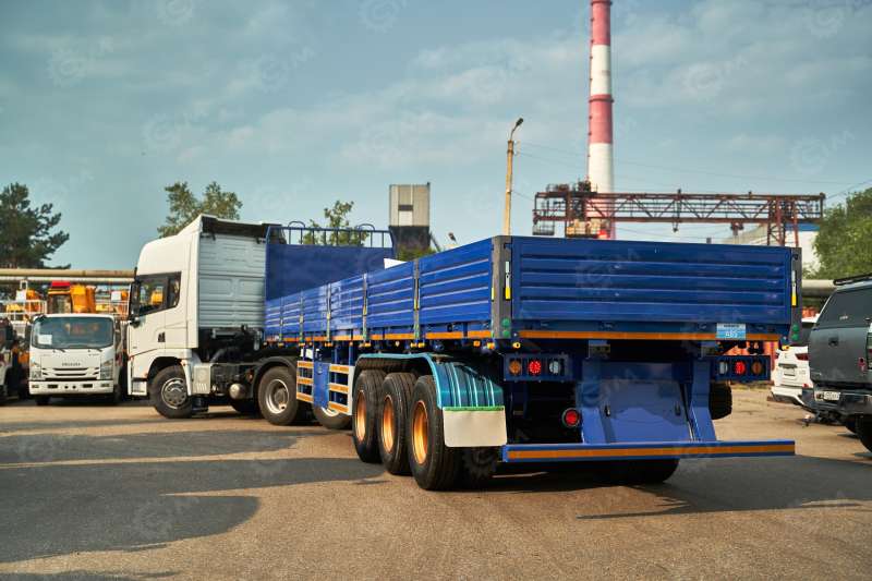 Полуприцеп бортовой Luxuda LZC9408 3 оси FUWA 13т гп 6