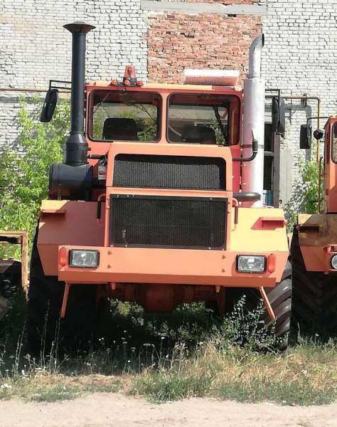 Колёсный трактор К-700А